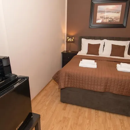 Couette-café Anita 3*