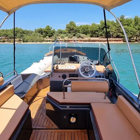 Couette-café Anita 3*