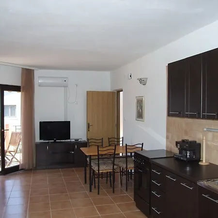 Couette-café Anita 3*