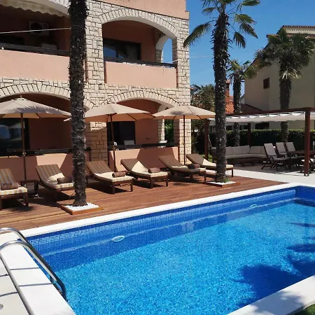 Couette-café Anita 3*